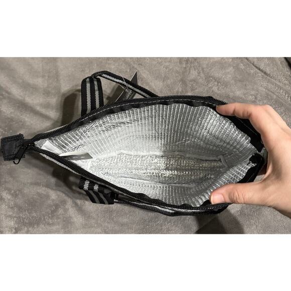 NWT Wizarding World of Harry Potter Hogwarts Cooler Bag Picnic Travel School - Picture 3 of 6